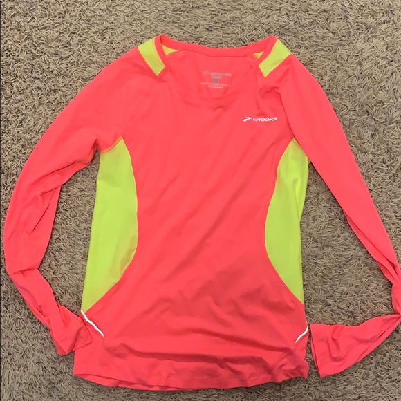 Brooks Tops - Women’s Brooks running shirt. Size med. like new.